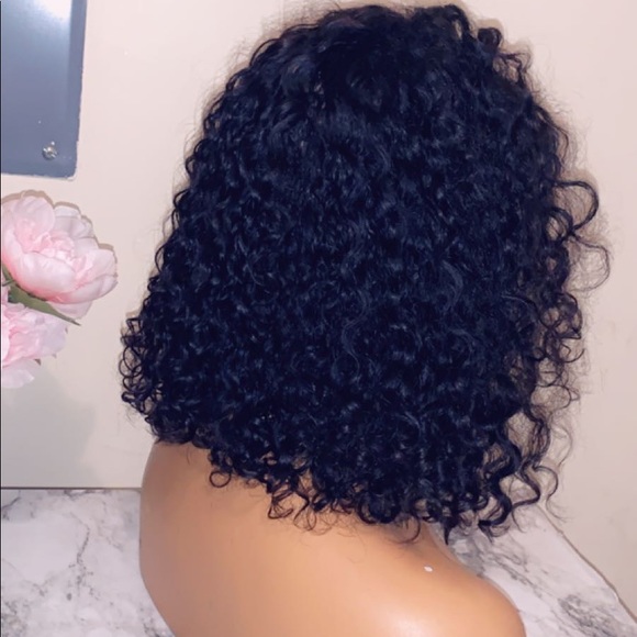 16’ Gorgeous 100% glueless 4x4 lace closure wig. - Picture 6 of 10